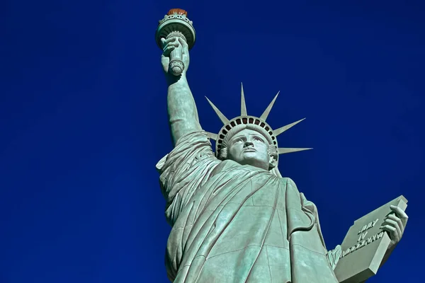 Άγαλμα Της Ελευθερίας Είναι Ένα Κολοσσιαίο Χάλκινο Άγαλμα Σχεδιασμένο Από — Φωτογραφία Αρχείου