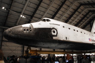 Los Angeles, CA - 12 Ekim 2016: Kaliforniya Bilim Merkezi 'nde NASA Uzay Mekiği Endeavor Uzay Mekiği.