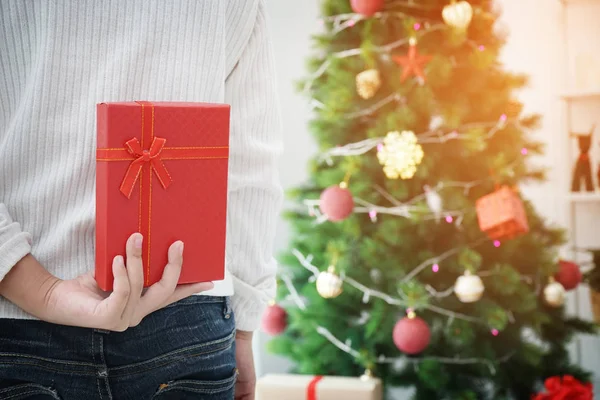 Give Surprise Gift Christmas Day — Stock Photo, Image