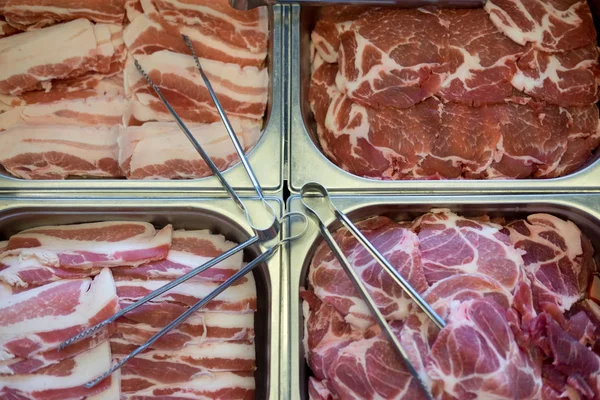 Verschiedene Rohe Fleischsorten Schweinefleisch Und Rindfleisch Buffetrestaurant — Stockfoto