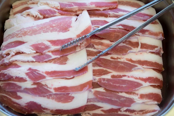 Dünn Geschnittenes Rohes Schweinefleisch Tablett Zum Kochen — Stockfoto