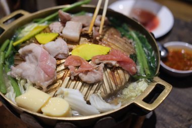 ızgara domuz eti veya tavada, Tayland gıda çiğ domuz eti