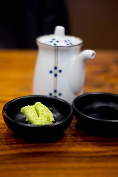 Molho Soja Molho Wasabi Para Sushi Tigela Preta — Fotografia de Stock