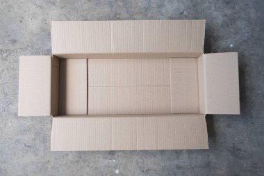 Açık kahverengi karton kutu ambalaj ve teslim için