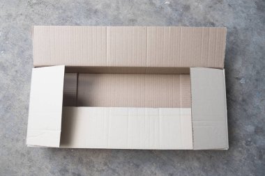 Açık kahverengi karton kutu ambalaj ve teslim için