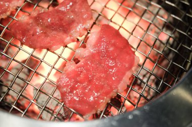 Dilimlenmiş, ızgara taze domuz üstten görünüm