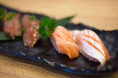 Suşi, set farklı türde Japon yemekleri Japon yemekleri, close up adlı suşi .