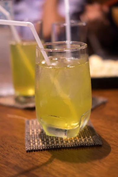 Green Ice Tea Glass Put Table — Stock Photo, Image