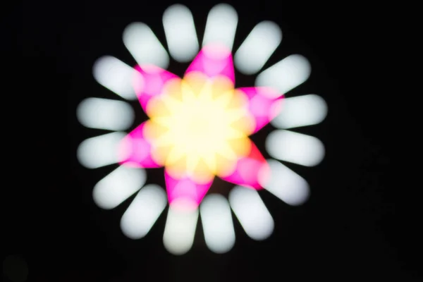 Coloré Rayons Arc Ciel Motif Électrique Circulaire Dans Nuit — Photo