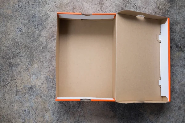 Otwórz Brązowy Pomarańczowy Tekturowe Pudełko Pokrywką — Zdjęcie stockowe