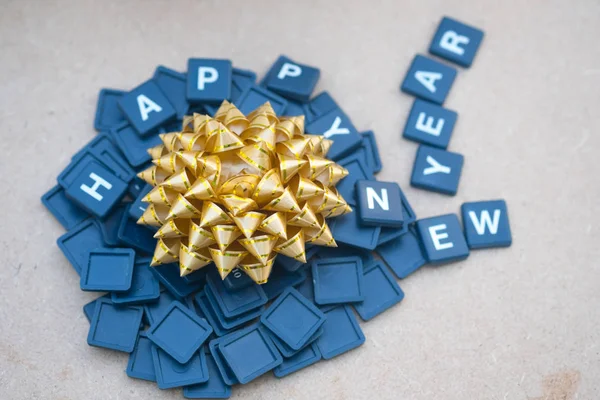 Šťastný Nový Rok Zlatým Lukem Krabičky Koncept Pozadí Pro Šťastný — Stock fotografie