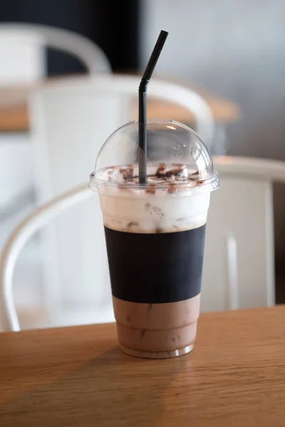 Chocolat Glacé Verre Cacao Paille Sur Table Dans Café — Photo