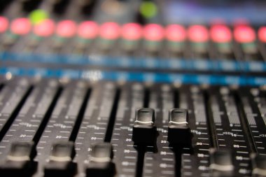 Profesyonel karıştırma konsol (müzik endüstrisi). yakın çekim
