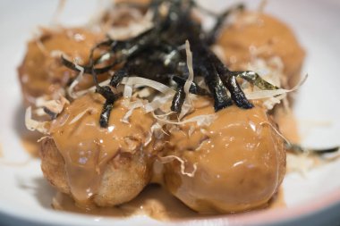 Un ile şal Takoyaki Ahtapot lezzetli Japon çerezim