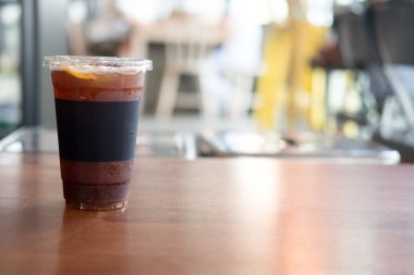 Buz uzun siyah kahve kahve dükkanı kapatmak