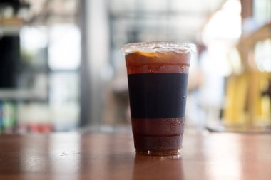 Buz uzun siyah kahve kahve dükkanı kapatmak