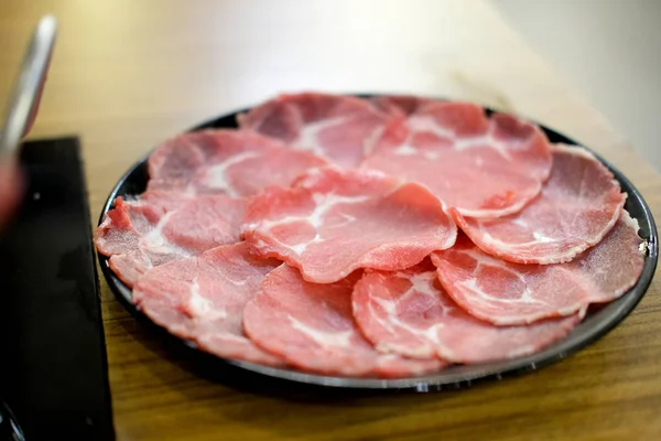 Japanisches Shabu Shabu Fleisch in Scheiben geschnitten. — Stockfoto