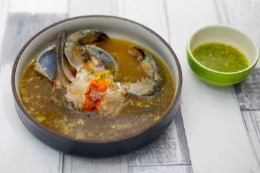 Deniz Yengeç yumurta balık sos turşusu