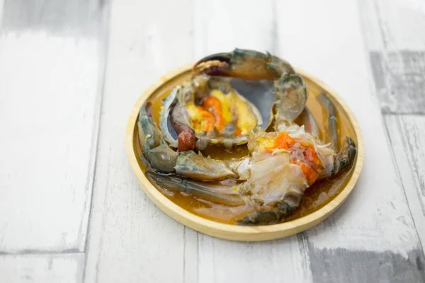 Маринованные морские крабовые яйца в рыбном соусе — стоковое фото