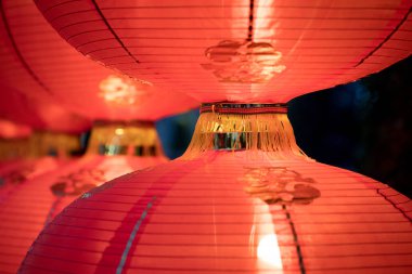 Kırmızı Çin fener ışıklı gece Çin yemeği yeni siz