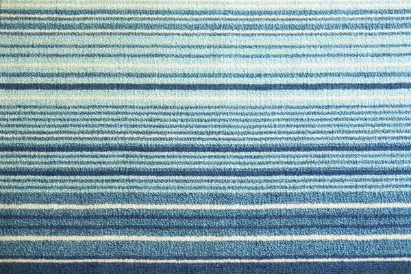 화이트와 블루의 스트라이프 패턴 직물 양탄자의 질감 — 스톡 사진