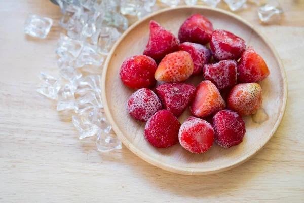 Fresh Frozen Red Ripe Strawberries Wood Dish — Stock Photo, Image