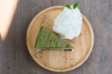 Tat yeşil çay kek ve kırbaç krem