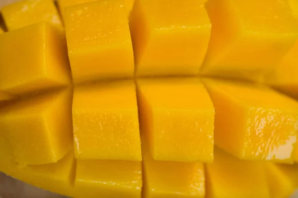 Mango tropikal meyve tatlı dilim küp — Stok fotoğraf