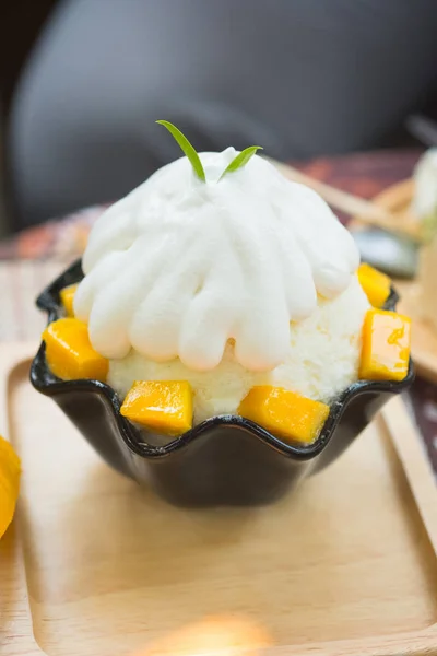 Koreai stílusú friss mangó borotvált jég — Stock Fotó