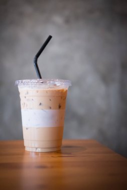 Cambuzlu latte kahve, içecek yenilemek