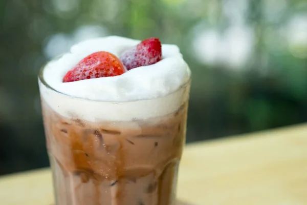 Chocolate drink with freeze strawberry put on milk buam — Stok Foto