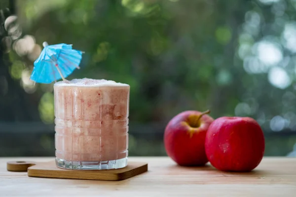 Bebida helada de batido de manzana — Foto de Stock