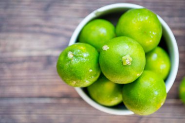 Tay tarım taze yeşil limon ürünü
