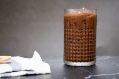 Lezzetli buzlu çikolata