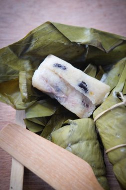 Muz yaprağı tay geleneksel yapışkan pirinç tatlısı