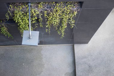 Açık duş havuz başı.