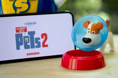 Bangkok, Tayland - 2 Haziran 2019 : The Secret Life of Pets 2 filminden köpek oyuncak ları, Illumination Entertainment tarafından üretilen Amerikan yapımı 3d komedi filmi.