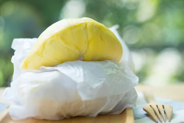 Peel musim panas buah tropis durian segar — Stok Foto