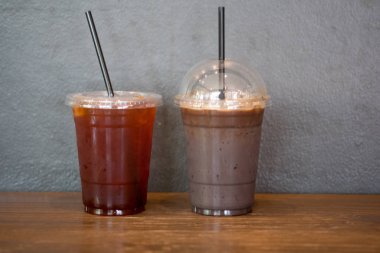 Soğuk çikolata ve buzlu americano