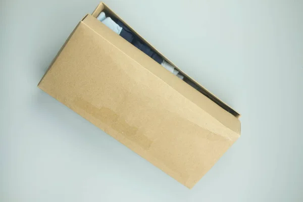 Pudełko z recyklingu adres przesyłki — Zdjęcie stockowe