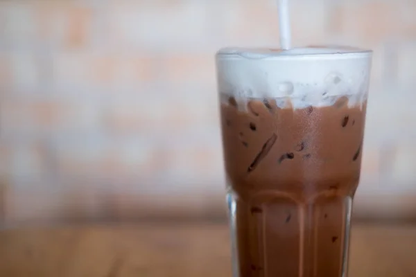 Eisschokolade in einem hohen Glas — Stockfoto