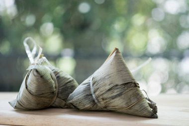 Zongzi, pirinç köftesi.