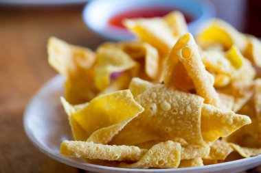 Çıtır kızarmış wonton