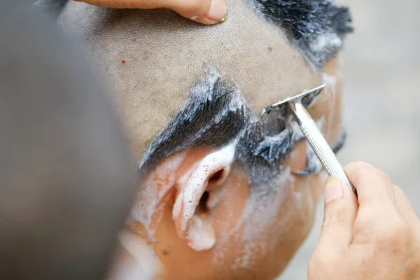 De ceremonie van het scheren van het haar — Stockfoto
