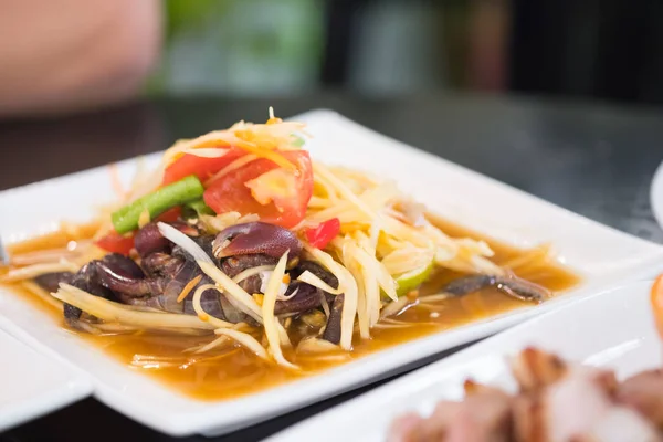 Таиланд острый салат из папайи с крабом — стоковое фото