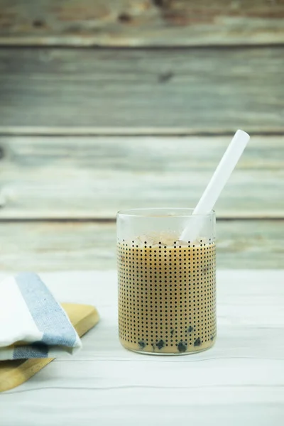 Hausgemachter Milch Bubble Tea mit Tapioka-Perlen. — Stockfoto