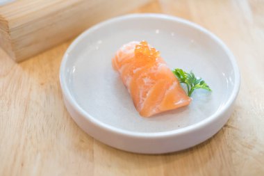 Somon suşi (Nigiri Suşi)