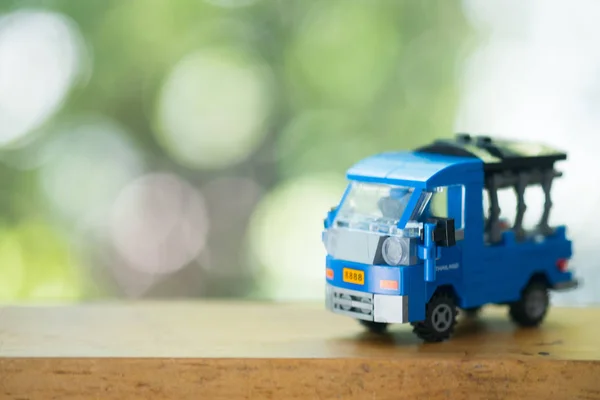 Tay geleneksel sokak taksi minyatür oyuncak — Stok fotoğraf