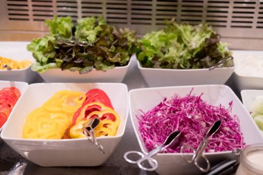 Salata barda taze renkli sebze çeşitleri