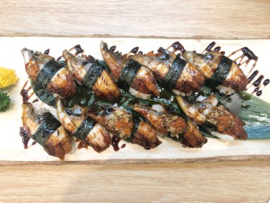 Unagi Sushi Set Japonya el balığı.